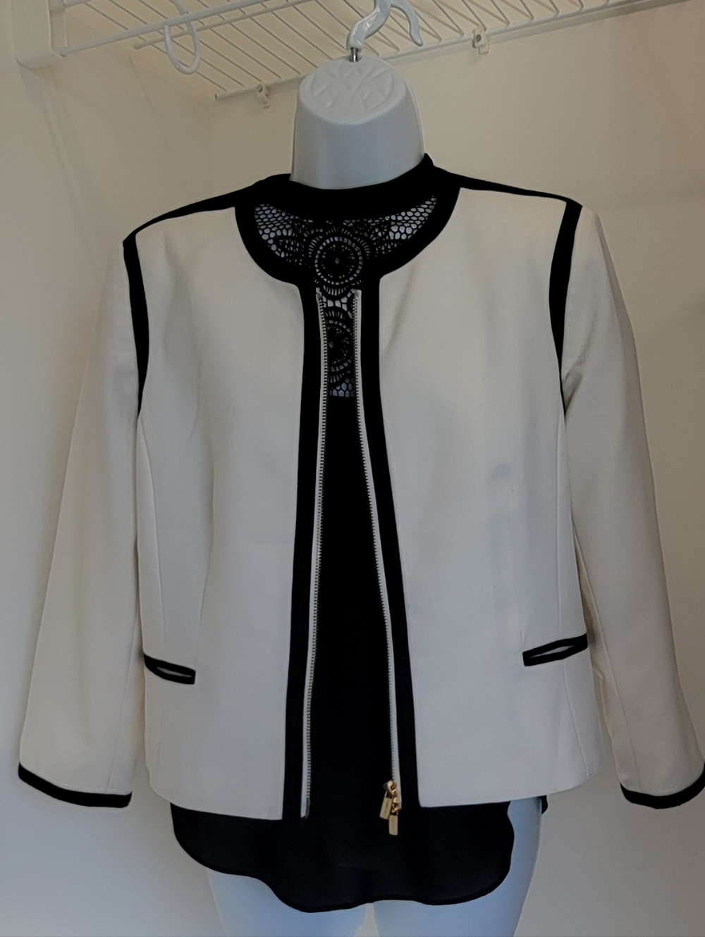 Calvin Klein Cream/Black Trim Blazer Sz: 14P